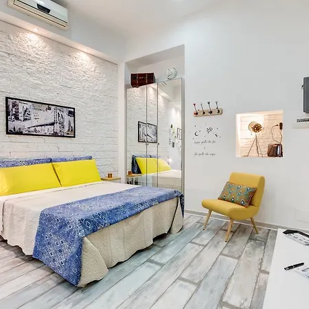 Pyramid Vintage Flat Апартаменты